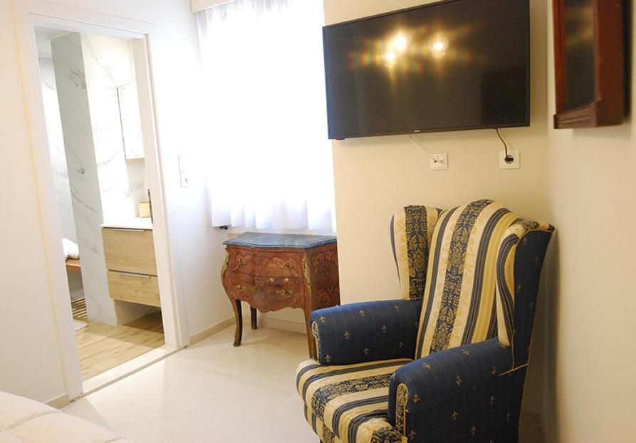 Heraklion Center Boutique 3 Bedroom Apartment Penelope Buitenkant foto
