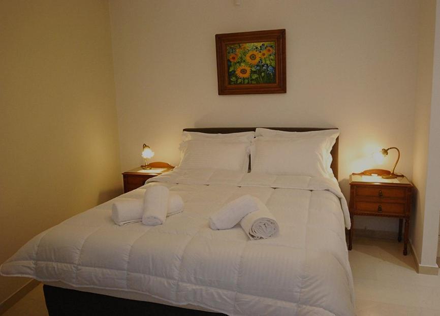 Heraklion Center Boutique 3 Bedroom Apartment Penelope Buitenkant foto